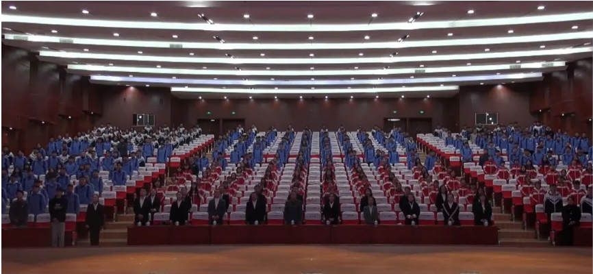 “開學(xué)第一課”——用歌聲和行動(dòng)感恩黨