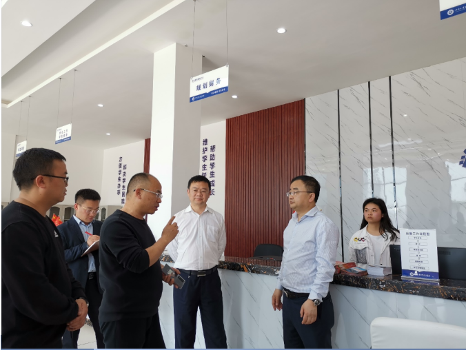 突出學史力行，為學生辦實事解難題 ——畢節(jié)工職院黨委書記李涌到學生事務服務中心、學生宿舍走訪調(diào)研