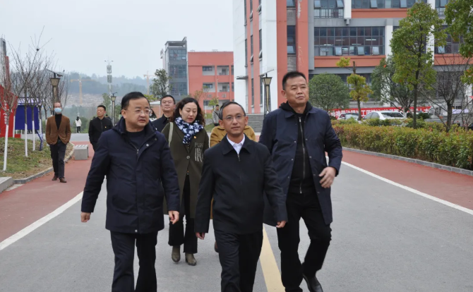 畢節(jié)市人民政府副市長(zhǎng)丹彤一行赴我院調(diào)研