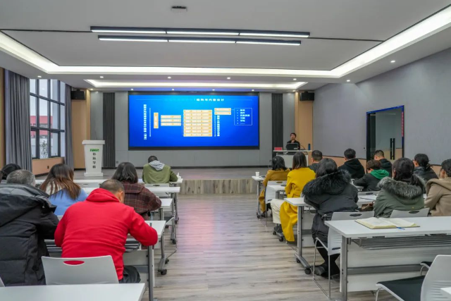 畢節(jié)工業(yè)職業(yè)技術學院開展精品課程建設培訓